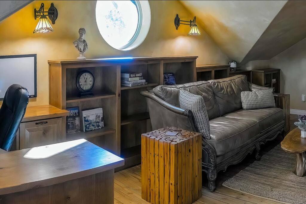 Вилла European Style Straw Bale Retreat Ашленд Экстерьер фото
