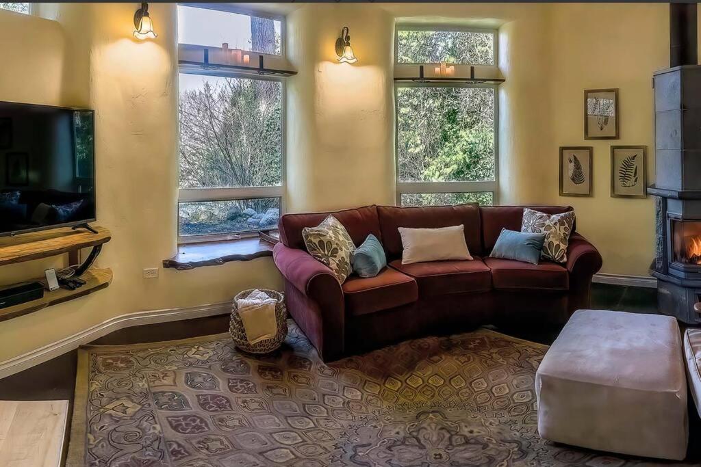 Вилла European Style Straw Bale Retreat Ашленд Экстерьер фото