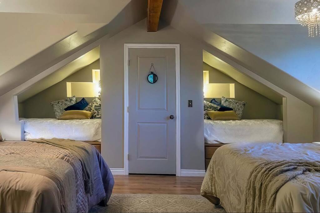 Вилла European Style Straw Bale Retreat Ашленд Экстерьер фото