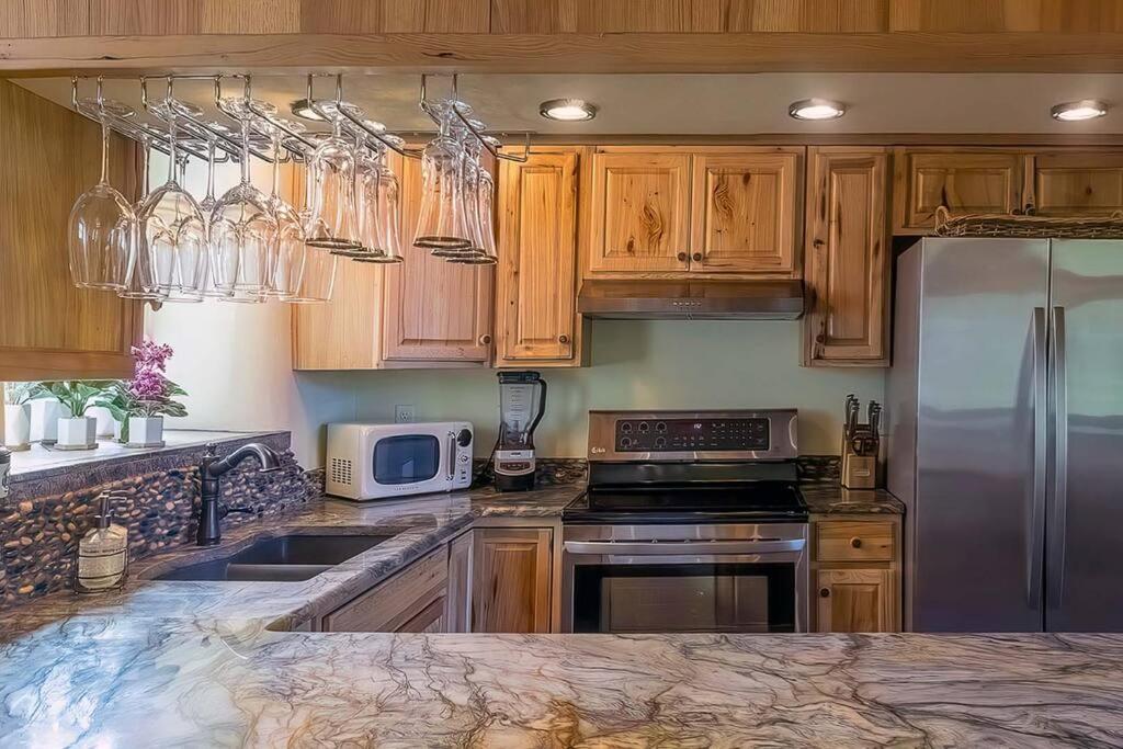 Вилла European Style Straw Bale Retreat Ашленд Экстерьер фото